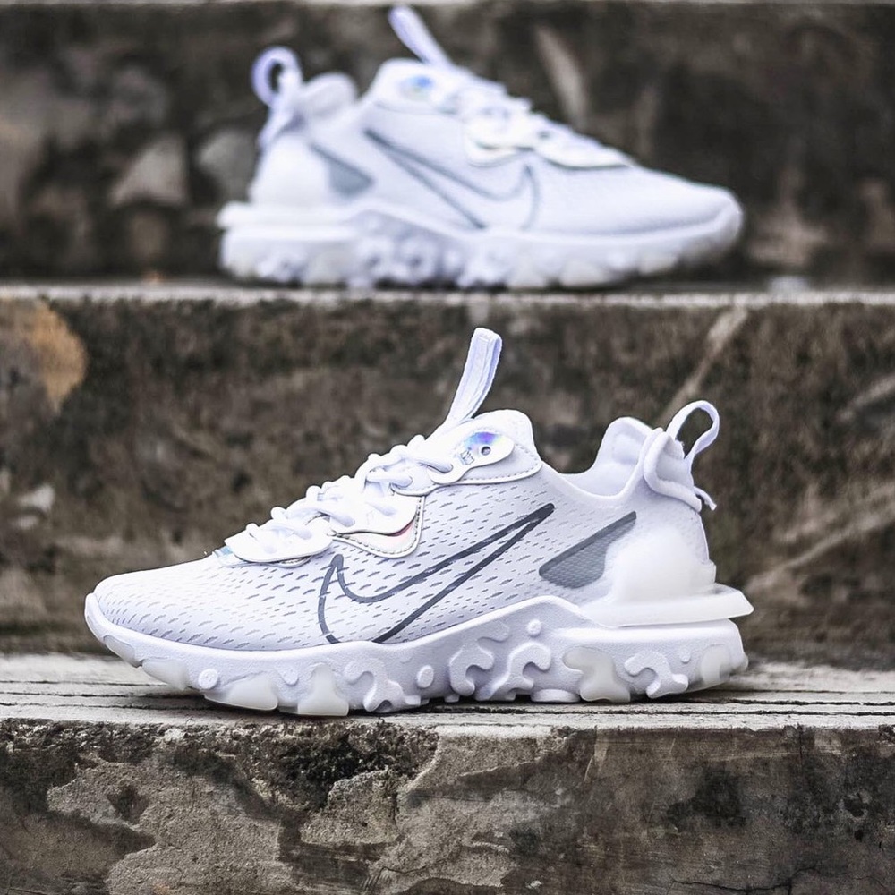 Nike react vision essential white grey iridescent
